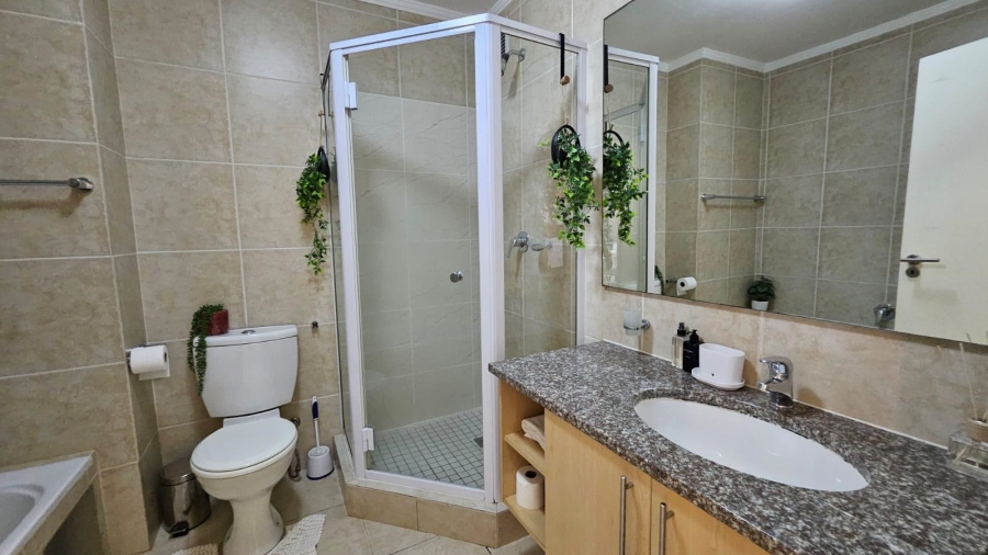 To Let 2 Bedroom Property for Rent in De Waterkant Western Cape